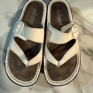 Alegria White Leather Buckle Thong Sandals 3x $50
